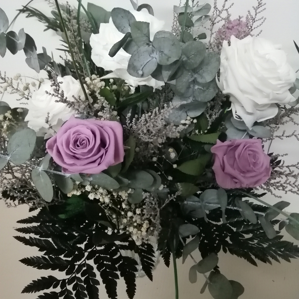 Composizione Rose stabilizzate - immagine 2