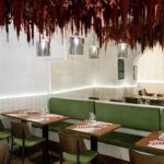 Soffitto di verde stabilizzato di un ristorante.